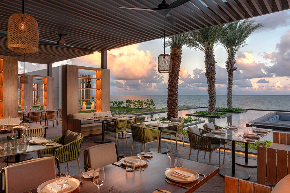 Waldrof Astoria Cancun terrace dining