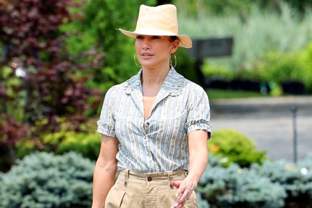 Jennifer Lopez in Hamptons