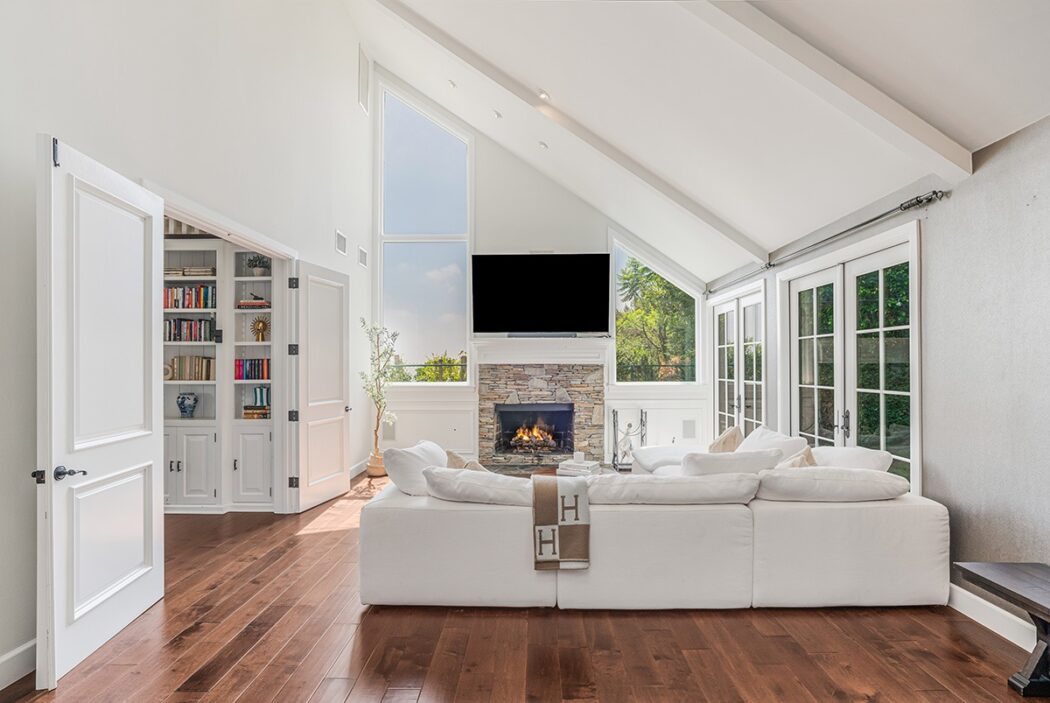 Kate Beckinsales Living Room