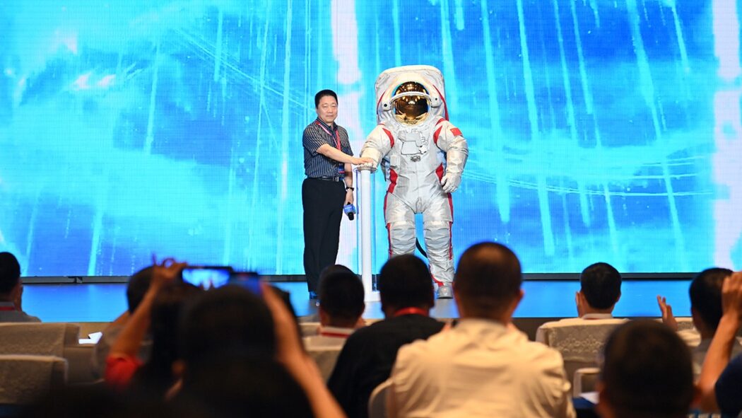 China reveals the new space suits