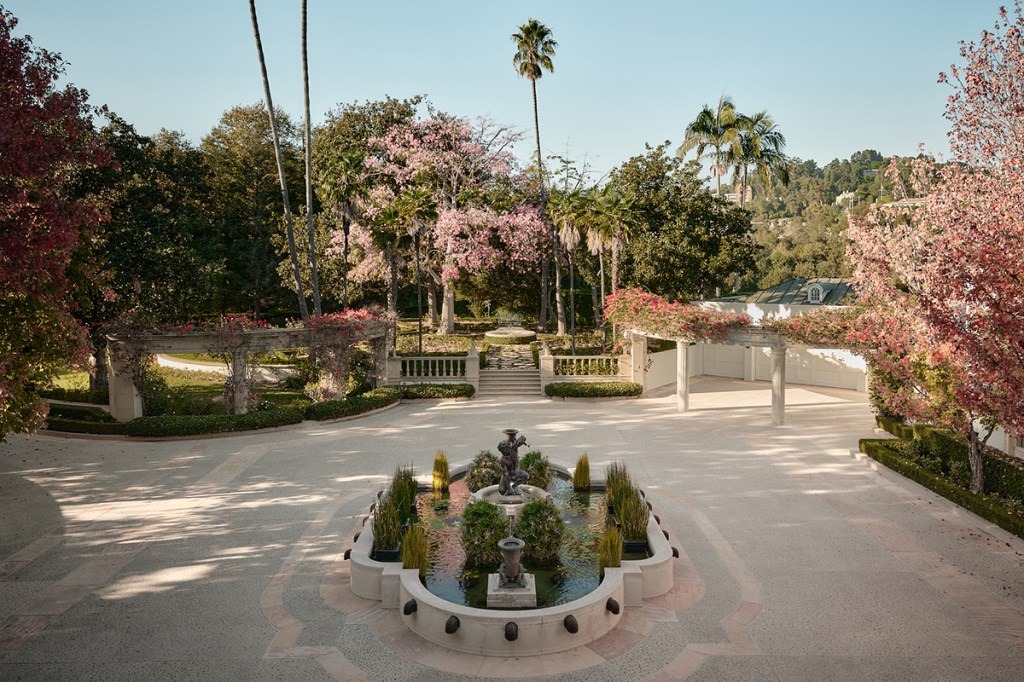 Garry Winnicks Fountain